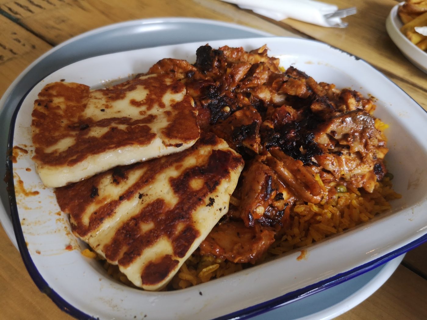Grilled halloumi with chicken and rice